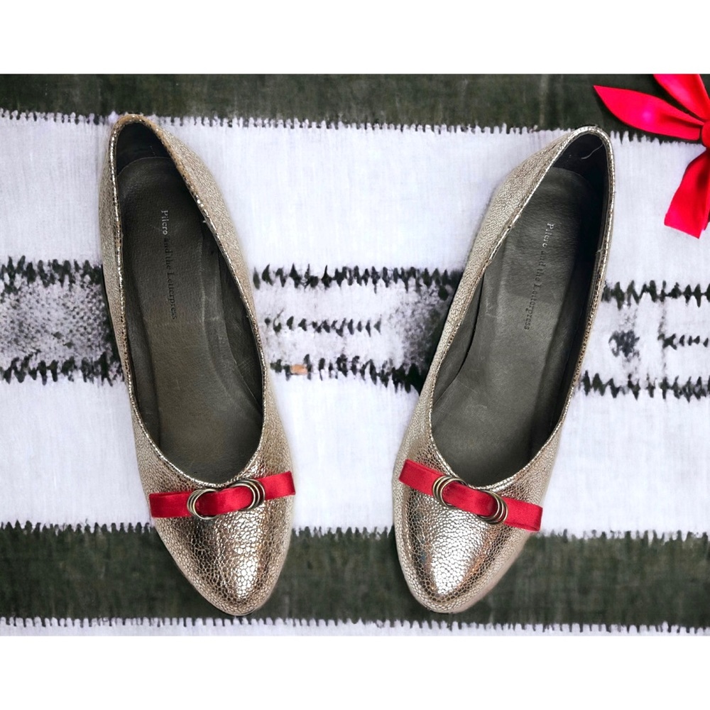 Anthropologie Pilcro Metallic Gold Red Bow Sparkle Heels 7